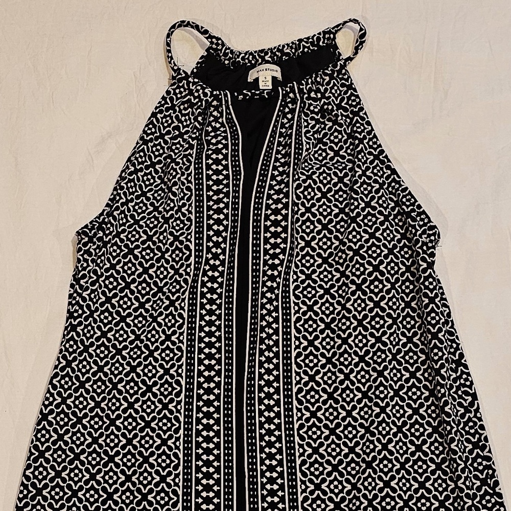 Max Studio Sleeveless Shift Dress in Black & White Pattern